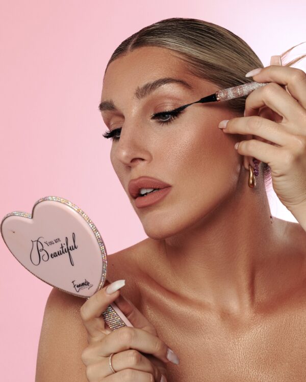 Emmanouela Cosmetics Super Glam Eyeliner 3 Emmanouela Cosmetics Super Glam Eyeliner